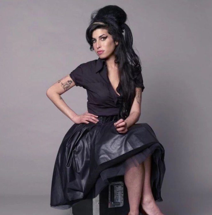 Amy Winehouse in nero 