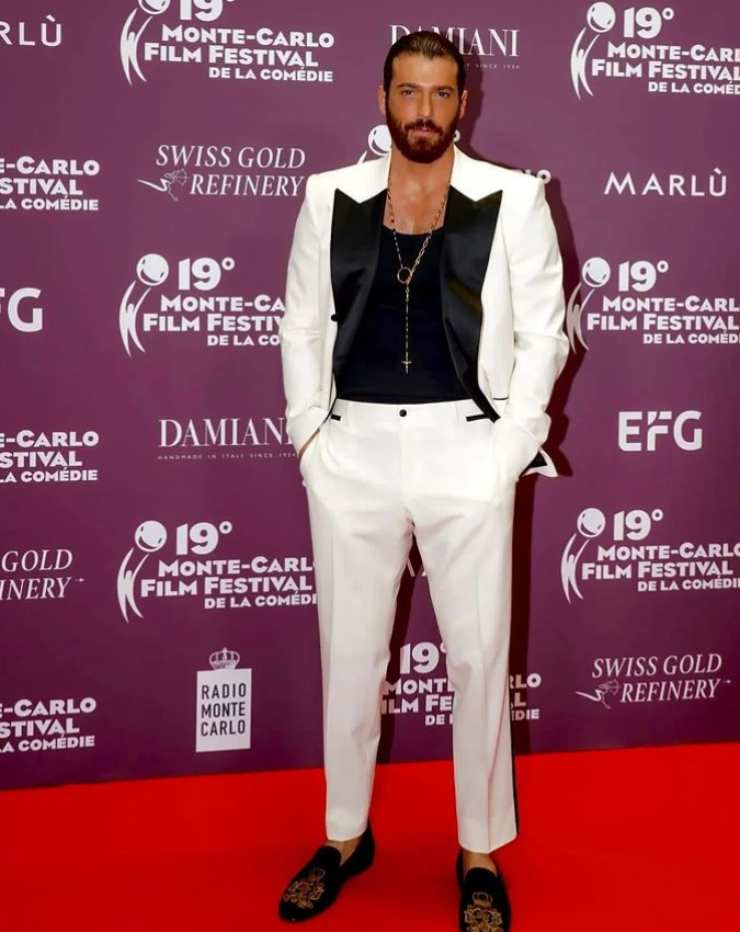 Can Yaman in Dolce & Gabbana 