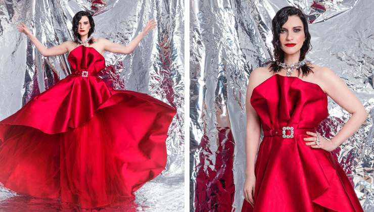 Laura Pausini in rosso