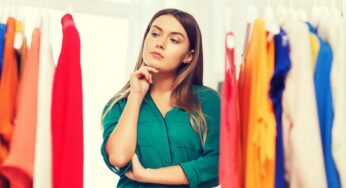Capi dimenticati nell’armadio? Smetti di buttare soldi e punta sugli evergreen