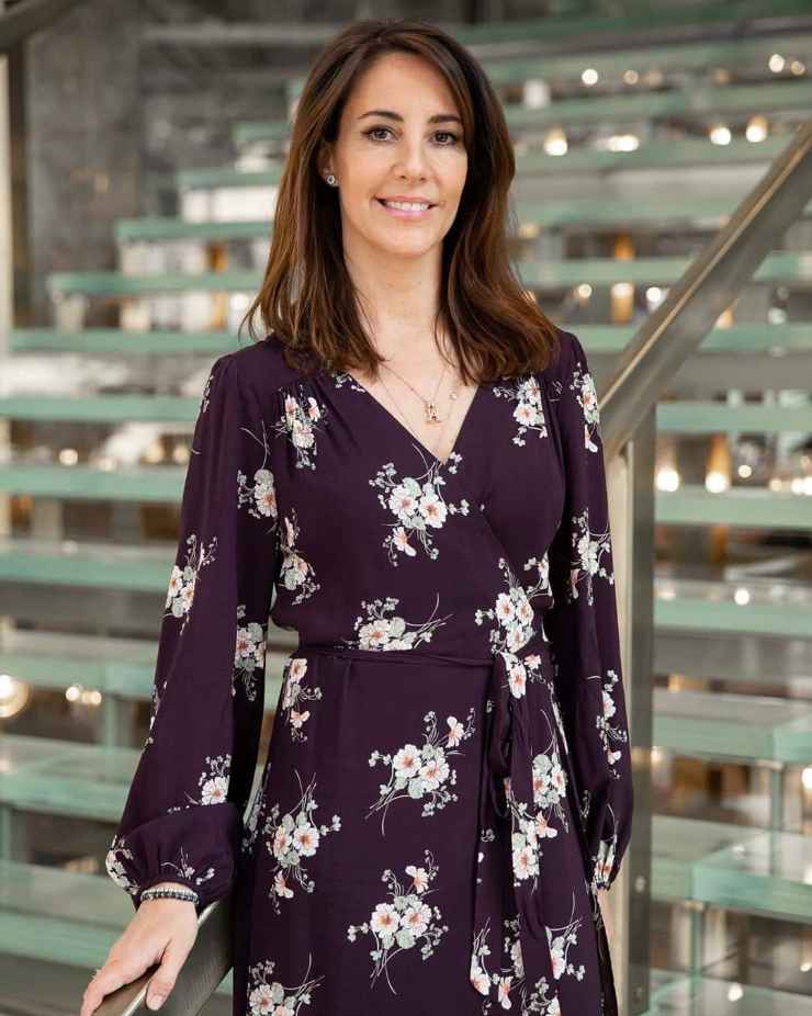 Marie di Danimarca con abito floreale scuro