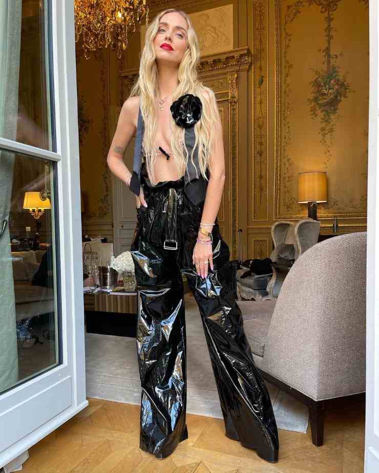 Chiara Ferragni in nero 