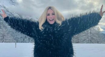 Michelle Hunziker strepitosa sulla neve: il look furry è da copiare al volo