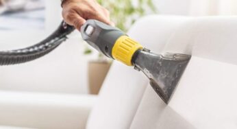 Pulizia dei divani, se non segui questi passaggi restano germi e batteri ovunque: fai attenzione
